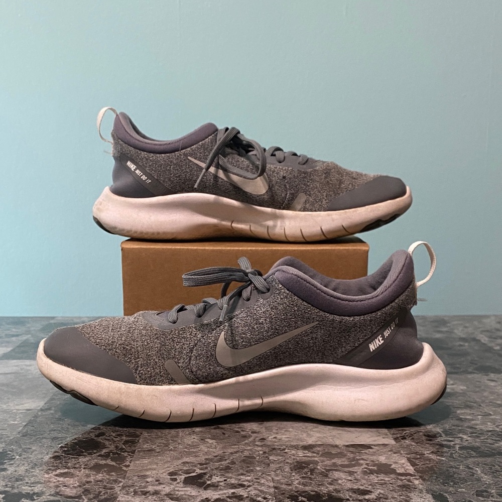 Nike Gray Flex Experience 8 Athletic Sneakers - Size 7.5